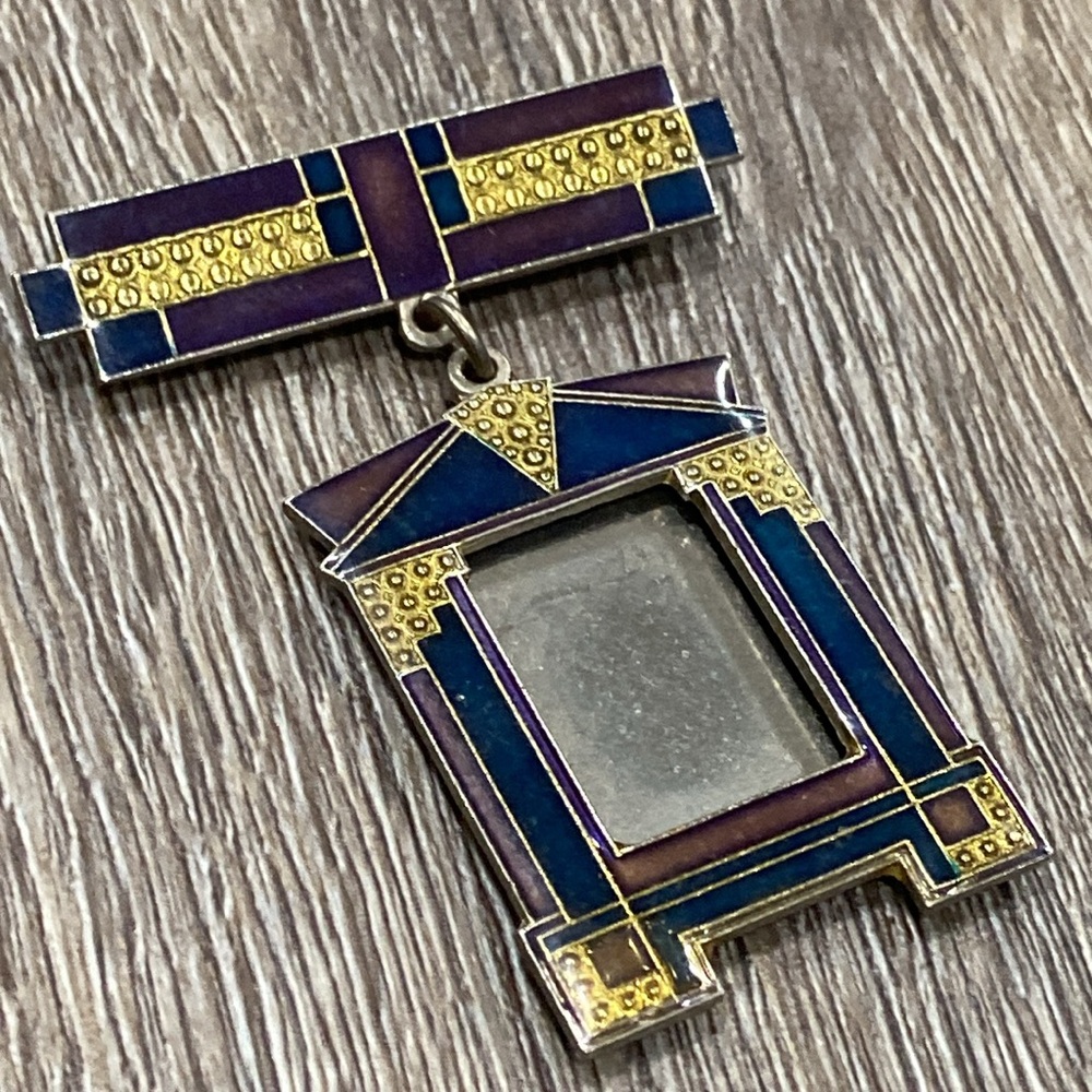 VINTAGE Art Deco Style Mini Frame Pin - Picture 3 of 9